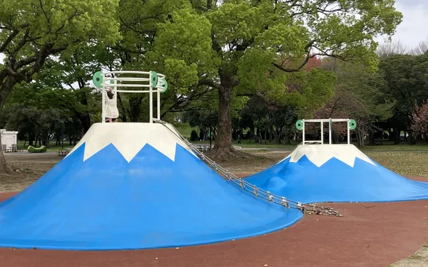 【名古屋】庄内緑地 完全ガイド｜大噴水の水遊び・富士山すべり台・広大な芝生でピクニック